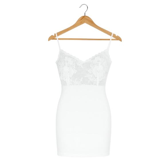 FashionNova "The Bachelorette" Dress in White NWT Size Small - Picture 3 of 4